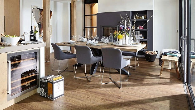 massive holztische auf parkett holzland beese unna